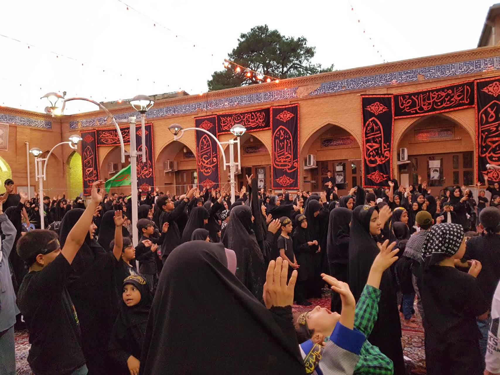 میهماننوازی باشکوه میهمانان کوچک امام حسین در کرمانشاه