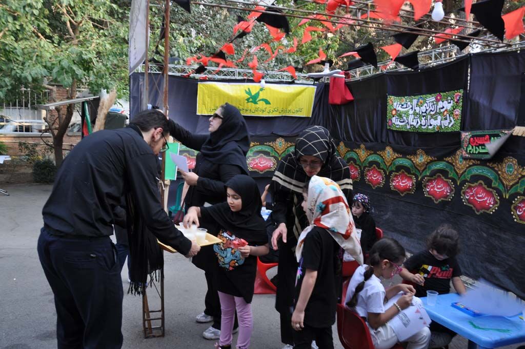 گردهمایی کودکان عاشورایی در کرج برگزار شد