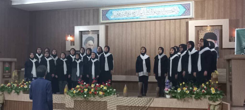 درخشش گروه سرود کرمانشاه کانون کرمانشاه " به نام تو " را کشوری کرد