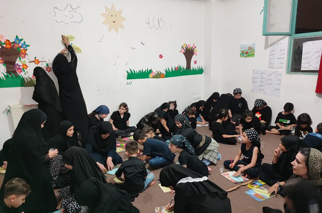 کانون گیلان عطر و رنگ کربلا گرفت/ کودکان عاشورایی، «مروارید معرفت» صیدکردند
