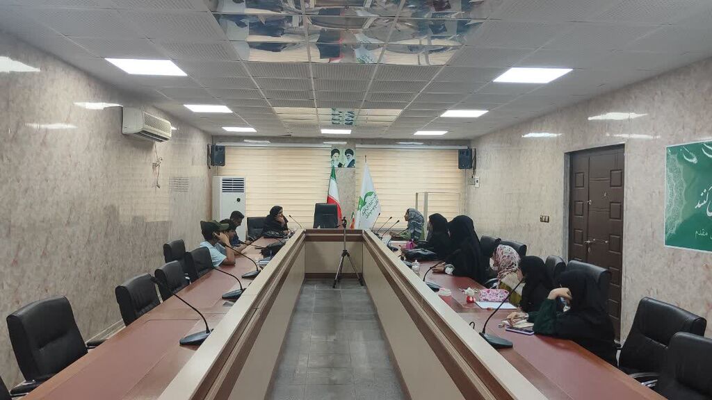 با موضوع ((قرار ملاقات با ایده ها)) انجمن داستان نوجوان هرمزگان برگزار شد با موضوع «قرار ملاقات با ایده ها» نشست انجمن داستان نوجوان هرمزگان برگزار شد