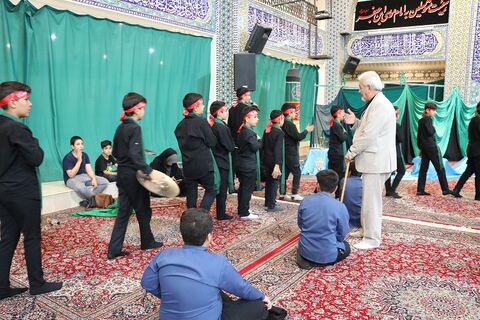 گردهمایی کودکان و نوجوانان عاشورایی با شعار «میهمانان کوچک امام حسین (ع)» به روایت تصویر