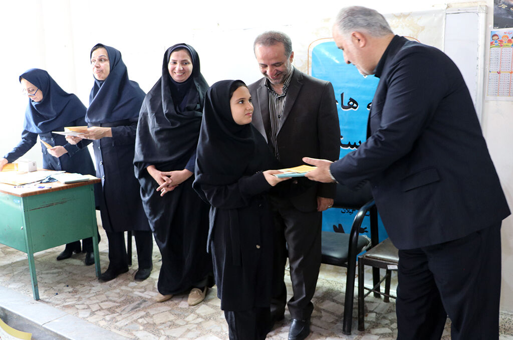 یک تیر و سه نشانِ فرهنگی / از همراهسازی مدیرآموزش و پرورش تا نشست با فرماندار/ خدماترسانی به مناطق کمبرخوردار شتابمیگیرد