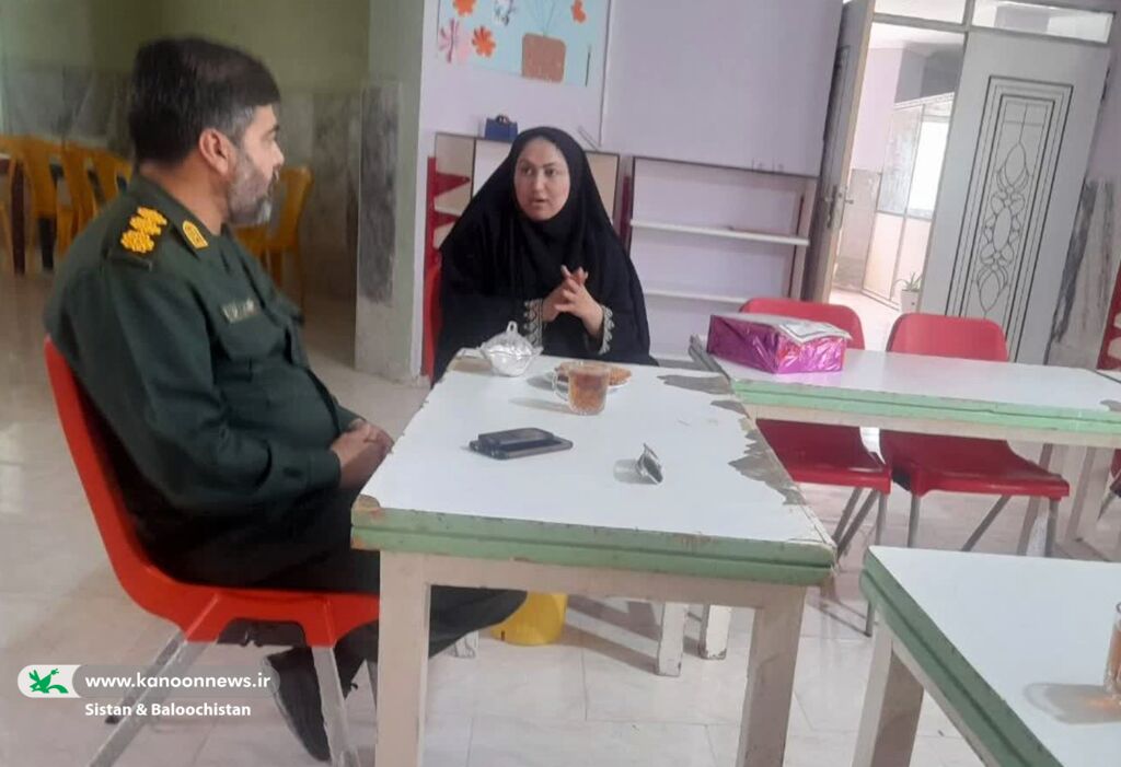 فرمانده ناحیه مقاومت بسیج سپاه نیکشهر از مرکز فرهنگیهنری این شهرستان آموزش غیر مستقیم روش کارآمد کانون پرورش فکری در انتقال مفاهیم به کودکان و نوجوانان