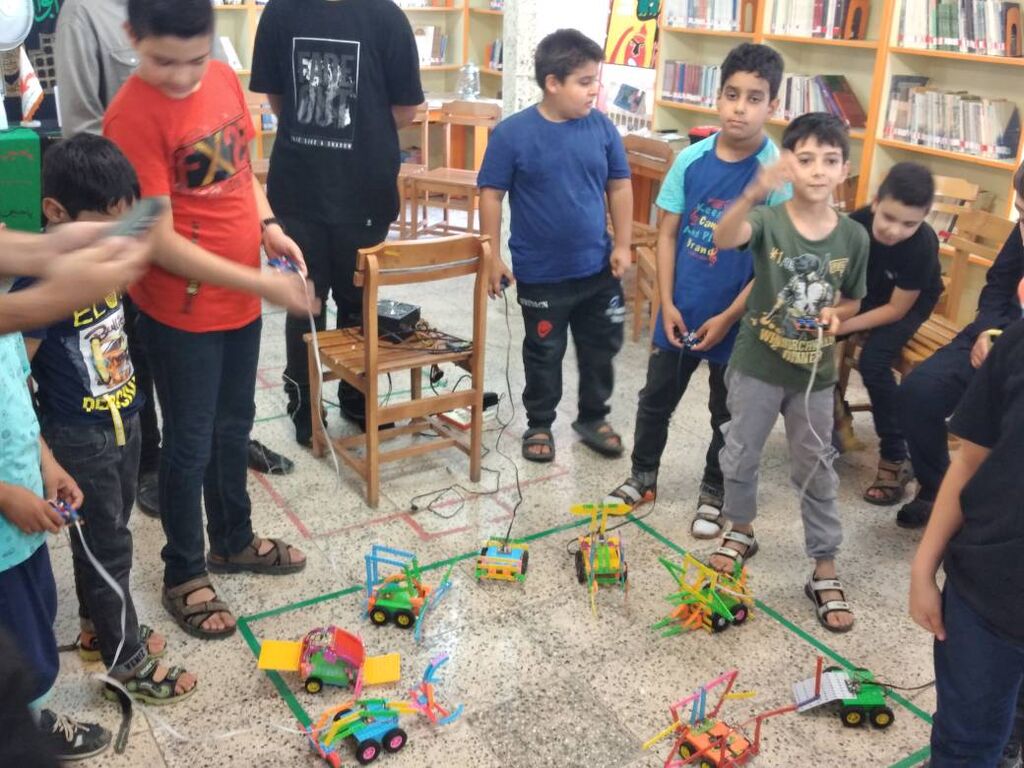 مسابقه رباتها در کانون میانه