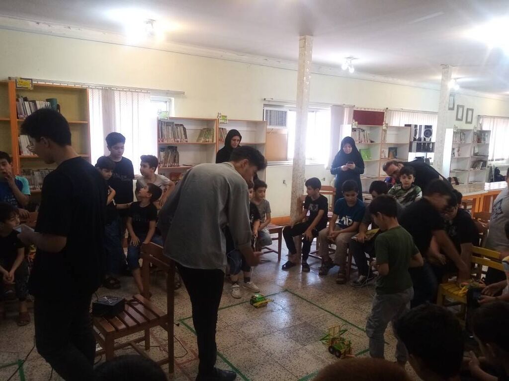 مسابقه رباتها در کانون میانه