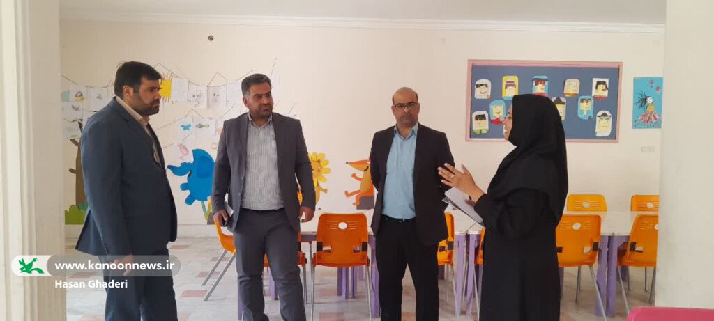 بررسی امکانات و تجهیزات مراکز فرهنگیهنری حوزهی زاهدان در جهت تسهیل شرایط موجود