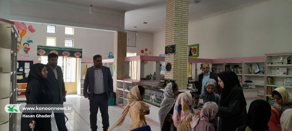 بررسی امکانات و تجهیزات مراکز فرهنگیهنری حوزهی زاهدان در جهت تسهیل شرایط موجود