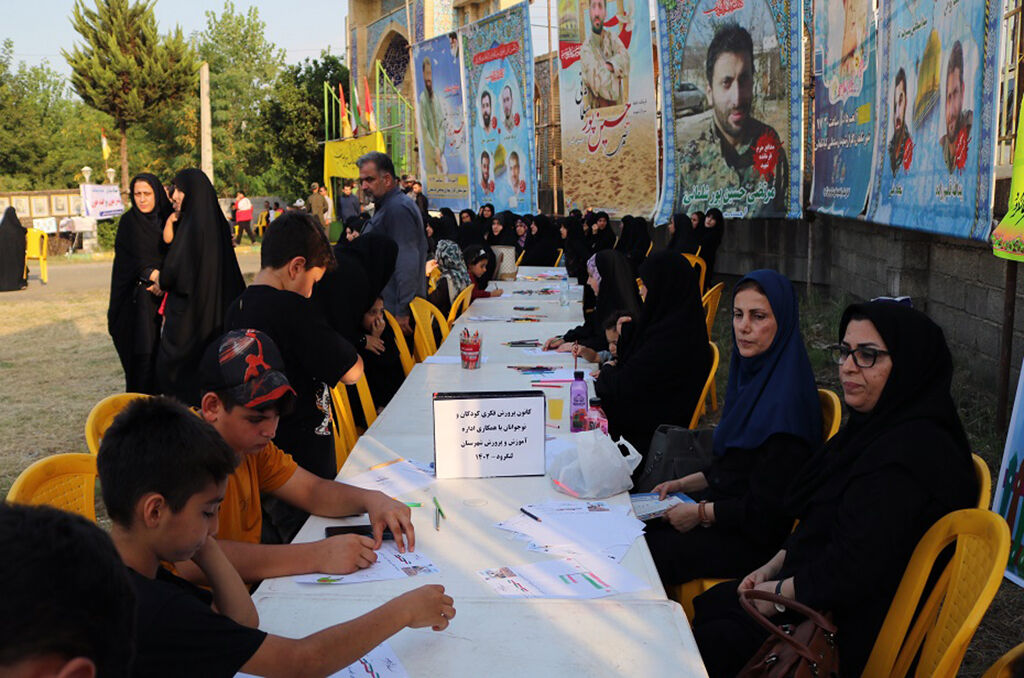یادواره شهید مرتضیحسینپورشلمانی در شهرستان لنگرود کودکان و نوجوانان لنگرودی قهرمان شهیدشان را به تصویرکشیدند