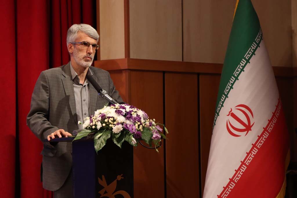 آیین تکریم سرپرست و معارفه مدیرکل کانون البرز برگزار شد