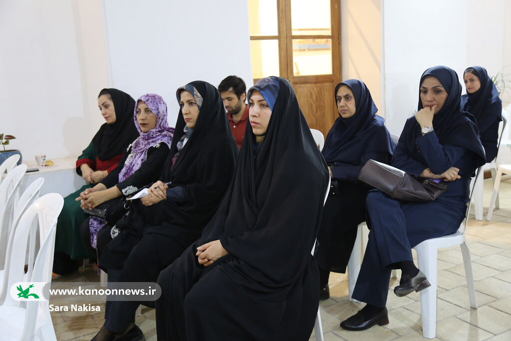 نشست فعالان حوزه کودک و نوجوان بوشهری با معاون فرهنگی کانون