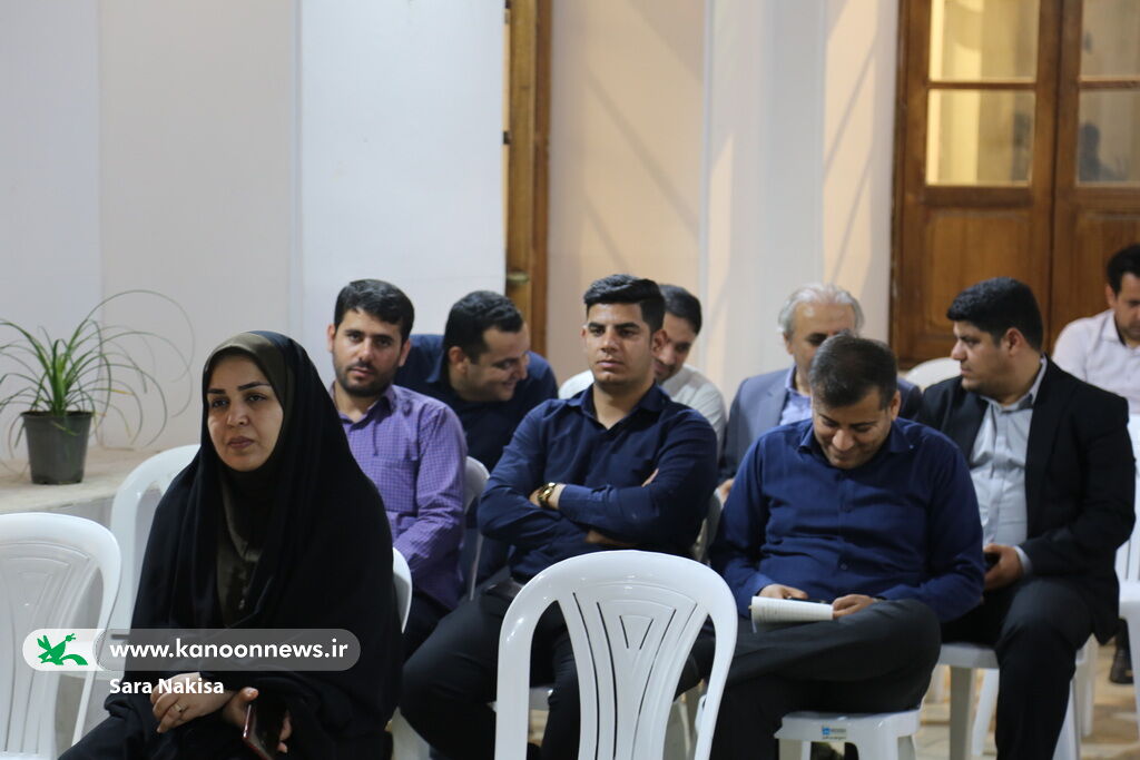 نشست فعالان حوزه کودک و نوجوان بوشهری با معاون فرهنگی کانون 