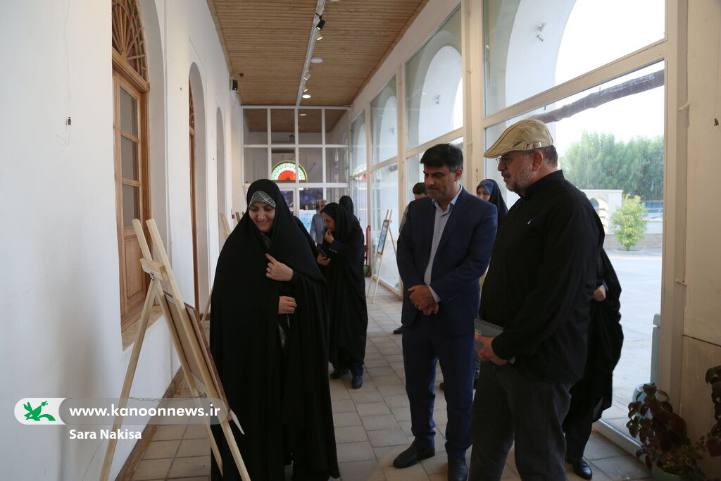 نمایشگاه آثار برگزیده جشنواره نقاشی نشانی از آب گشایش یافت