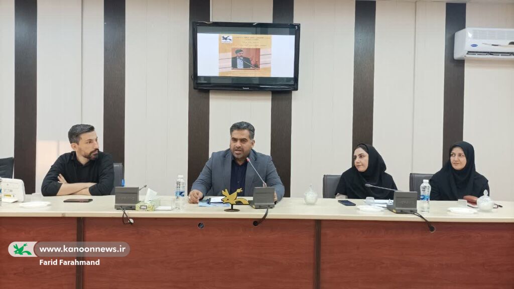 نشست تخصصی شعر متعهد در کانون سیستان و بلوچستان برگزار شد