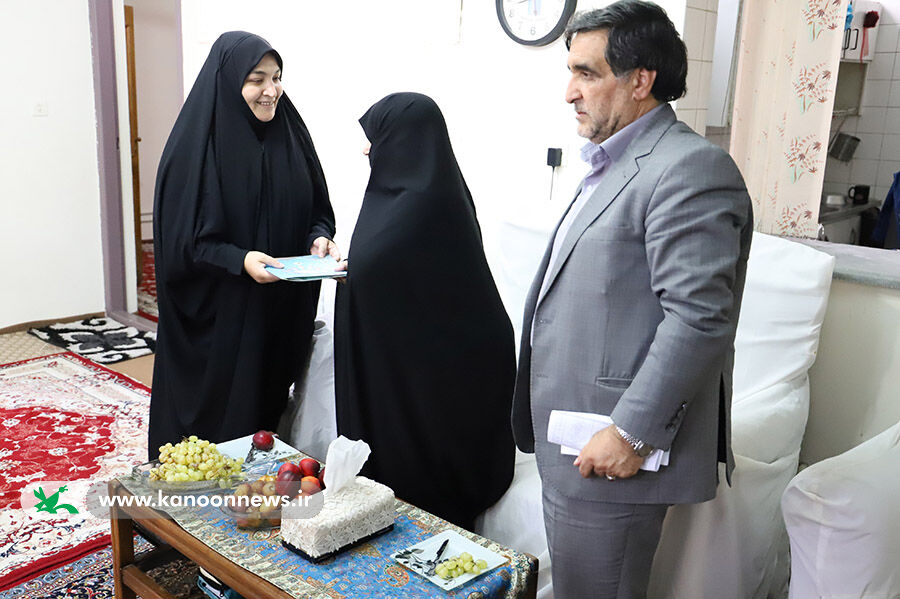 خانواده شهدا مکتب زینبی را عینیت بخشیدهاند