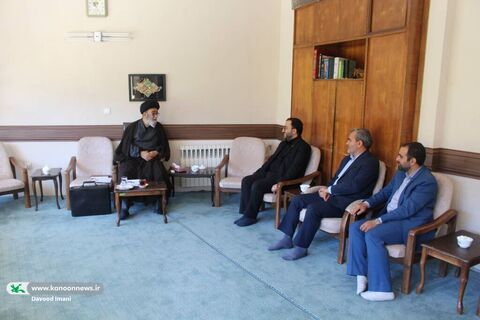 دیدار مدیر عامل کانون، مدیر کل آموزش پرورش استان آذربایجان شرقی و هیات همراه با امام جمعه تبریز