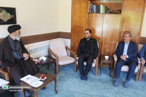 دیدار مدیر عامل کانون، مدیر کل آموزش پرورش استان آذربایجان شرقی و هیات همراه با امام جمعه تبریز