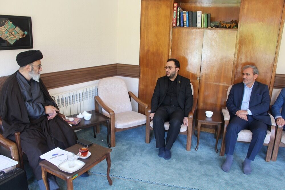 دیدار مدیرعامل کانون با نماینده ولی فقیه استان آذربایجان شرقی دیدار مدیرعامل کانون با نماینده ولی فقیه استان آذربایجان شرقی