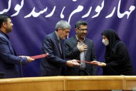 کارشناس روابط عمومی کانون فارس حکم انتصاب خود را از استاندار دریافت کرد