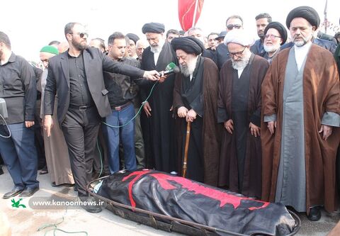 حضور سرپرست و کارکنان کانون خوزستان در مراسم تشییع  پیکر مطهر مادر شهید علی هاشمی در اهواز _ ۲۹ مردادماه ۱۴۰۲