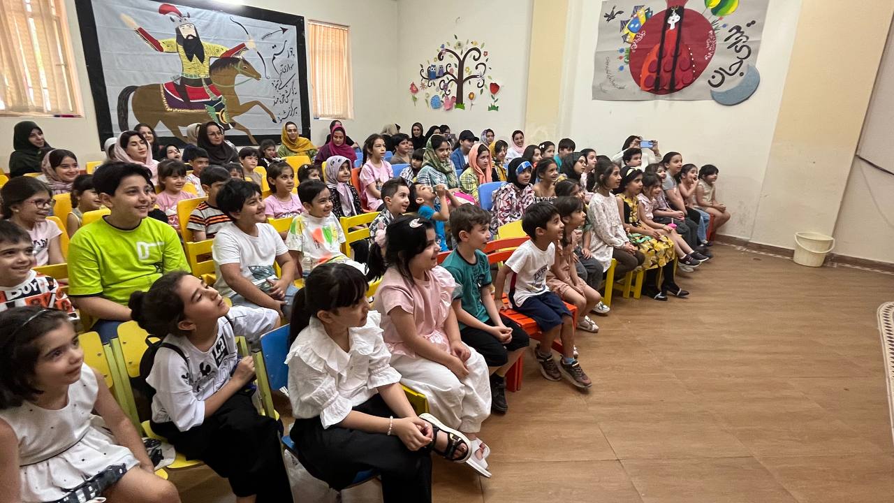 تئاتر عروسکی «خمره جادویی» در مرکز دماوند