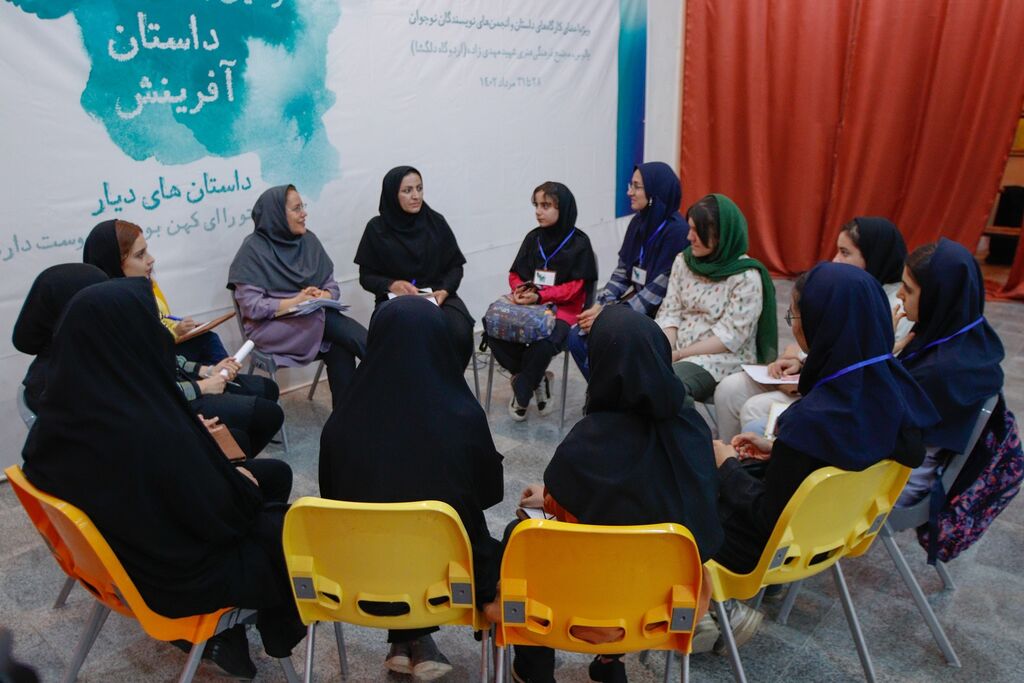 خلق اثر در خصوص سرزمین موجب توجه به وطن میشود