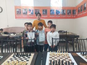 موفقیت دو شطرنج باز عضو کانون پرورشی قاین در مسابقات دوستان مقدماتی ۳ این شهرستان