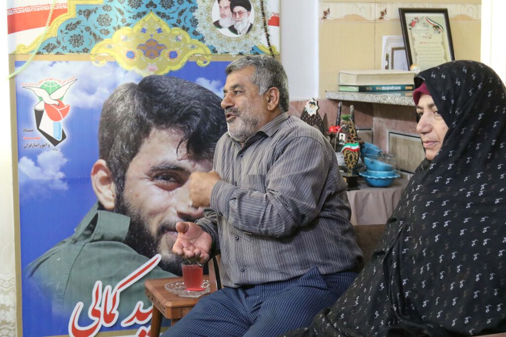 دیدار کارکنان کانون پرورش فکری مازندران با  خانواده شهید مدافع حرم سعید کمالی