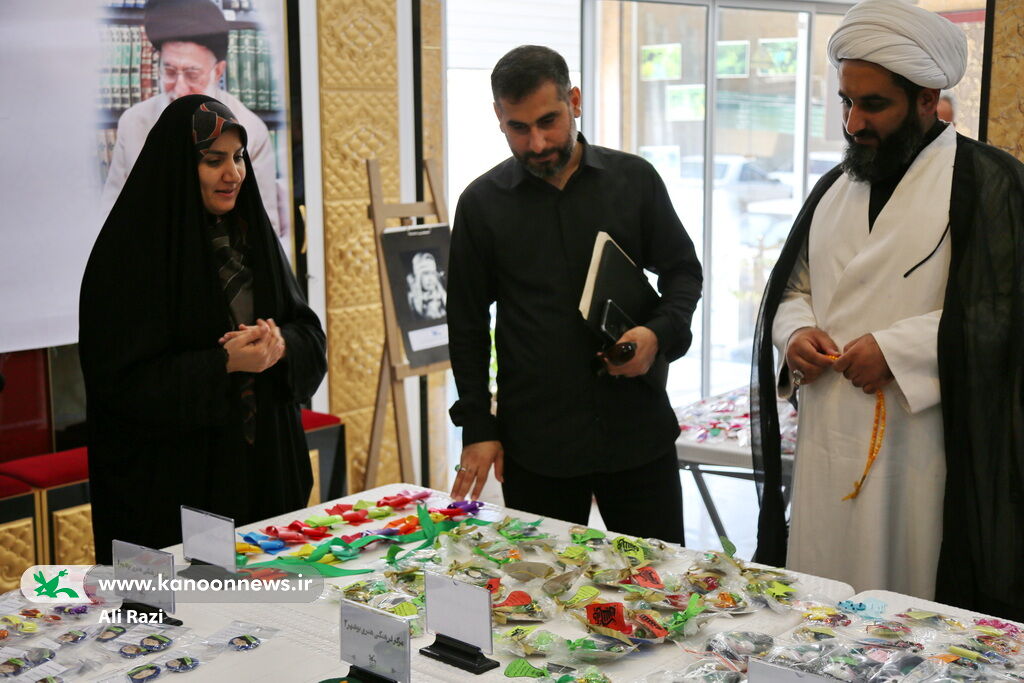 نمایشگاه دست سازه های حسینی در کانون استان بوشهر گشایش یافت