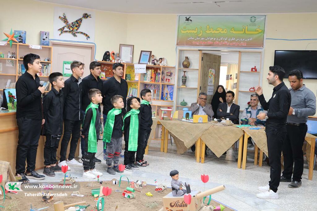 گشایش نمایشگاه «شهید؛ سفیر عشق» در کانون میامی/ قدردانی فرماندار از مربیان کانون برای آشنایی نسل نوپای جامعه با فرهنگ ایثار و شهادت