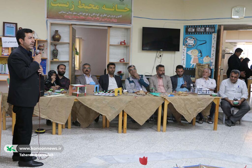 گشایش نمایشگاه «شهید؛ سفیر عشق» در کانون میامی/ قدردانی فرماندار از مربیان کانون برای آشنایی نسل نوپای جامعه با فرهنگ ایثار و شهادت