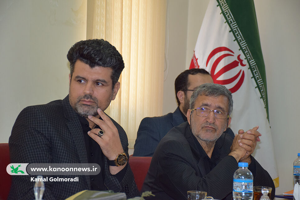 پرورش کودکان آینده کشور را تضمین می کند