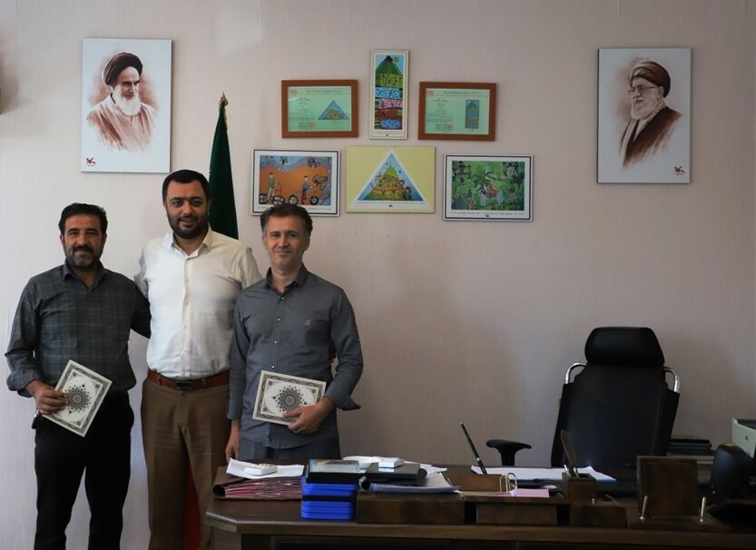 تقدیر از همکاران واحد حراست کانون استان قزوین تقدیر از همکاران واحد حراست کانون استان قزوین