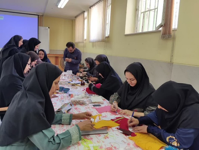 دوره آموزشی « آشنایی با هنرهای بومی منطقه ای»