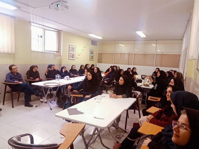 دوره آموزشی « آشنایی با هنرهای بومی منطقه ای»