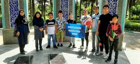 آشنایی نوجوانان مرکز شماره یک گنبد با ارزش‌های انقلاب در مراسم عطر افشانی مزار شهدا