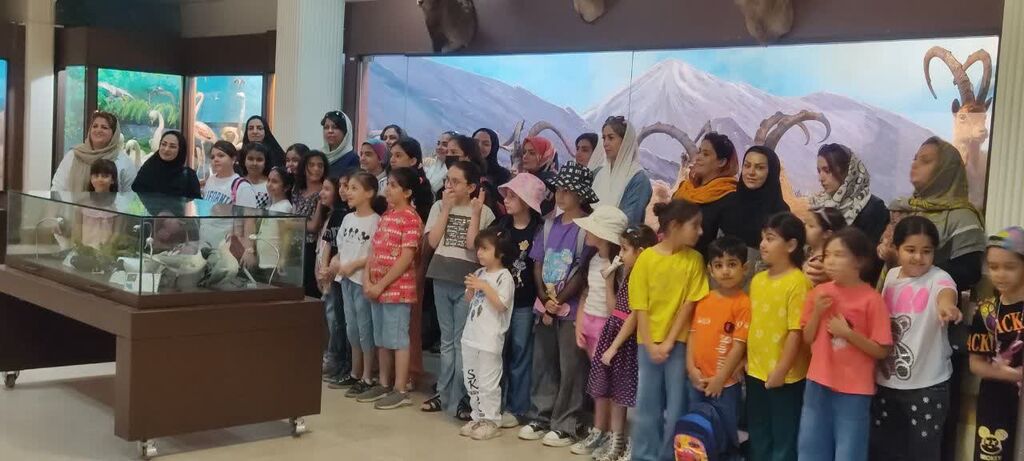 بازدید اعضا و همکاران مرکز شماره ۳ کانون کرج ازموزه منابع طبیعی وتنوع زیستی