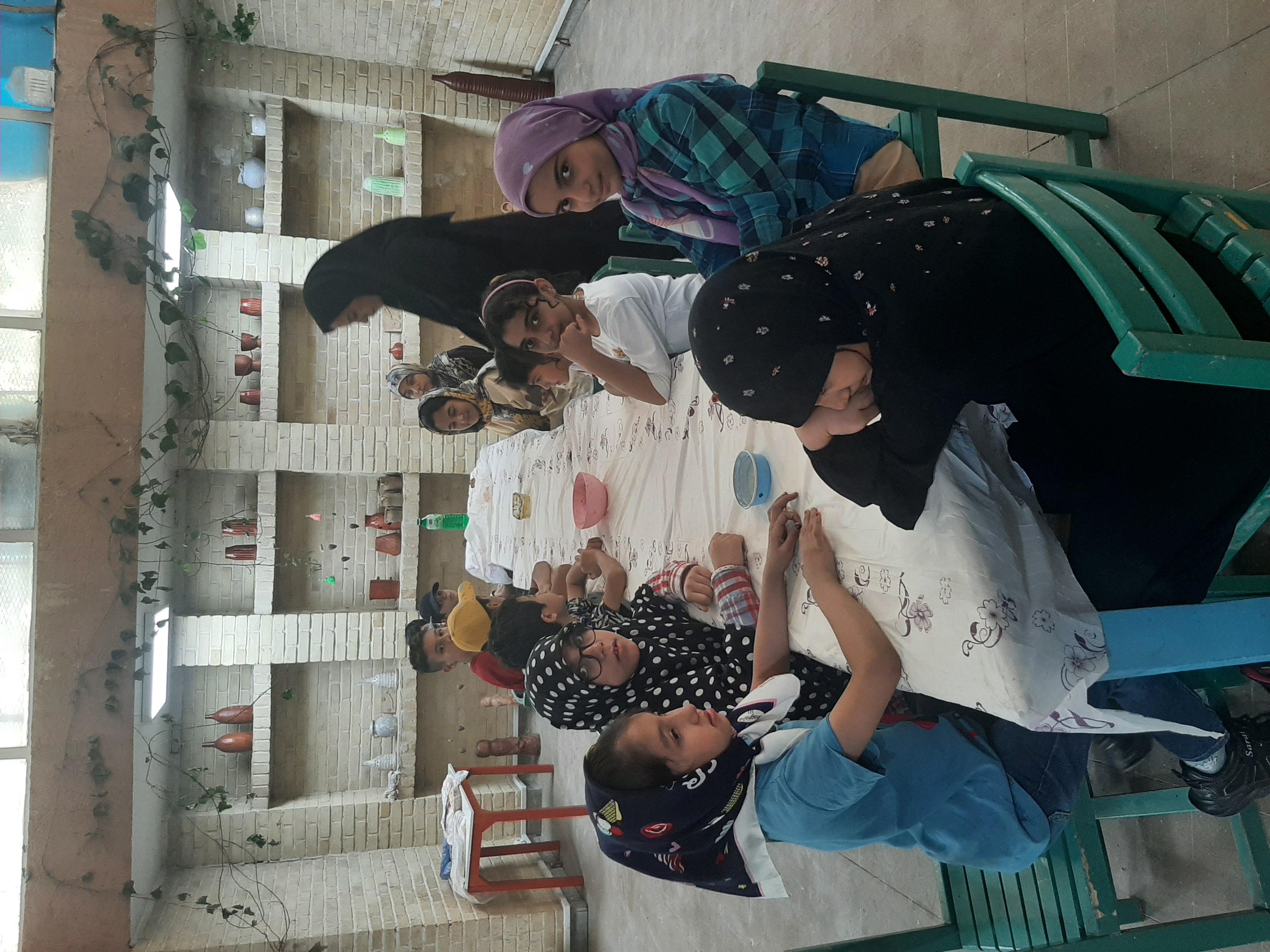 به گِلهای رنگی، زندگی بخشیدند