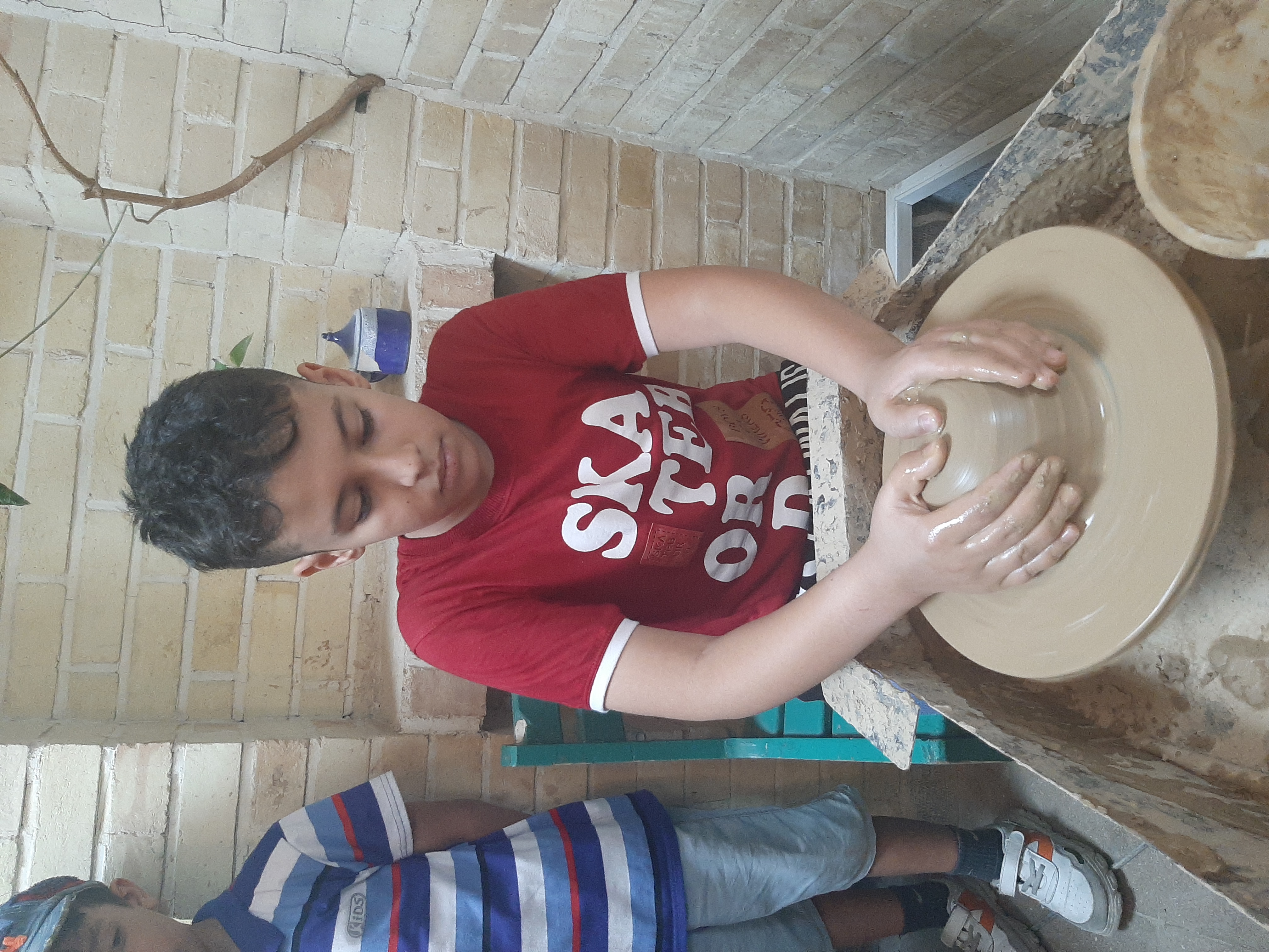 به گِلهای رنگی، زندگی بخشیدند