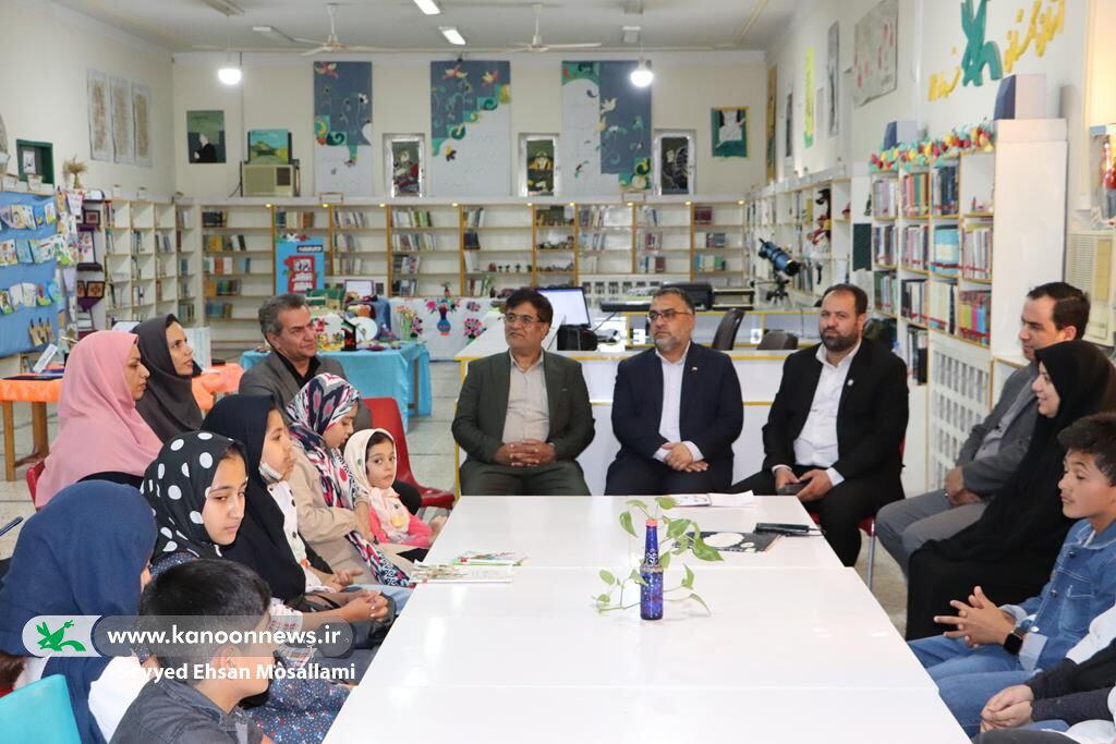 اهدای یک دستگاه ویلچر توسط «کلر ژوبرت» به عضو کانون کلاله