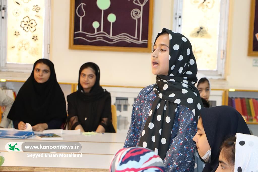 اهدای یک دستگاه ویلچر توسط «کلر ژوبرت» به عضو کانون کلاله