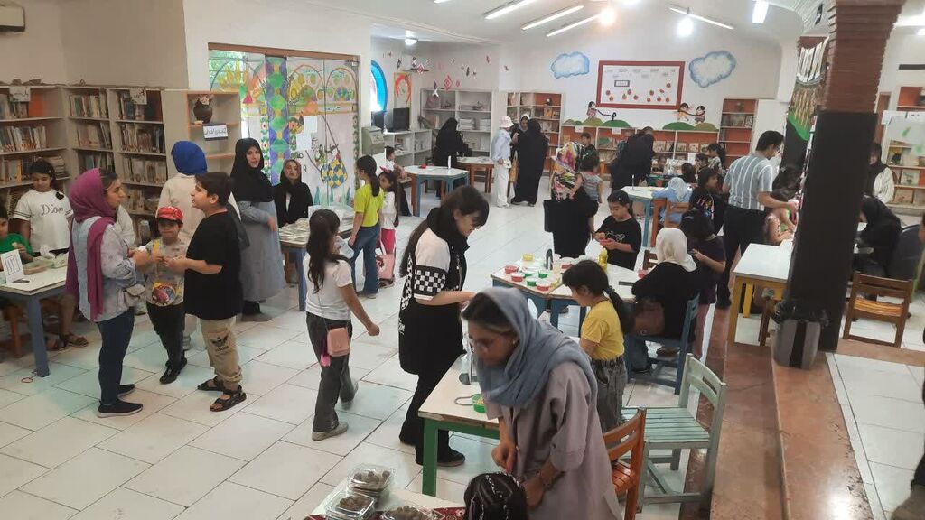 بازارچه خیریه با عنوان لبخند در کانون شماره یک ساری برگزار شد