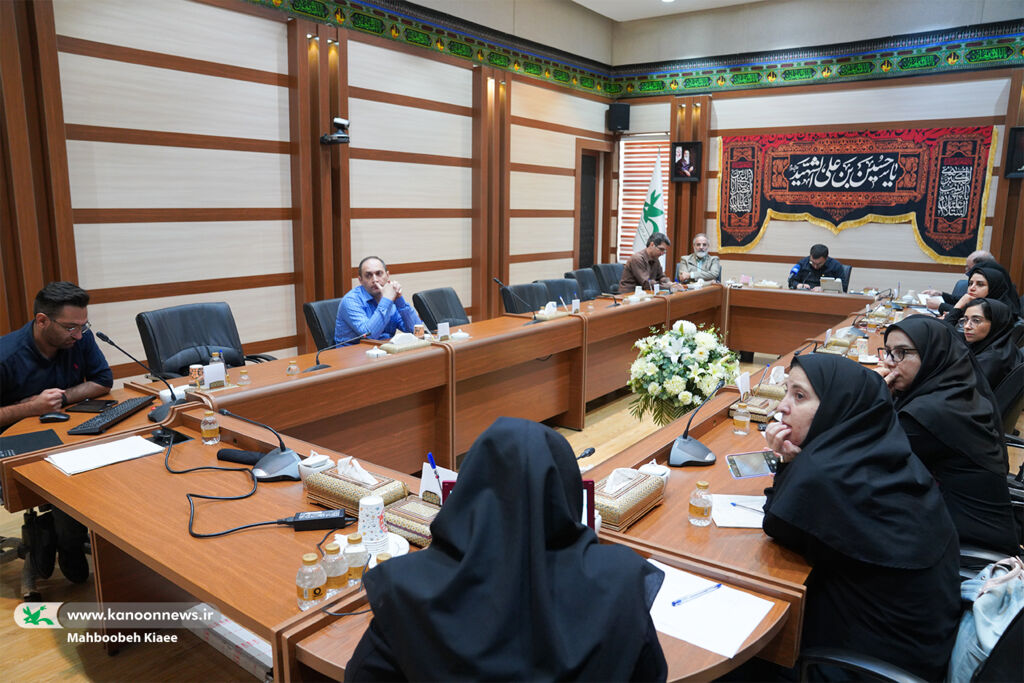 ستاد ملی اربعین امسال شکوفاتر از سالهای گذشته است/ گروههای نمایشی بومی با حمایت کانون در مرزها به اجرای برنامه برای زائران میپردازند