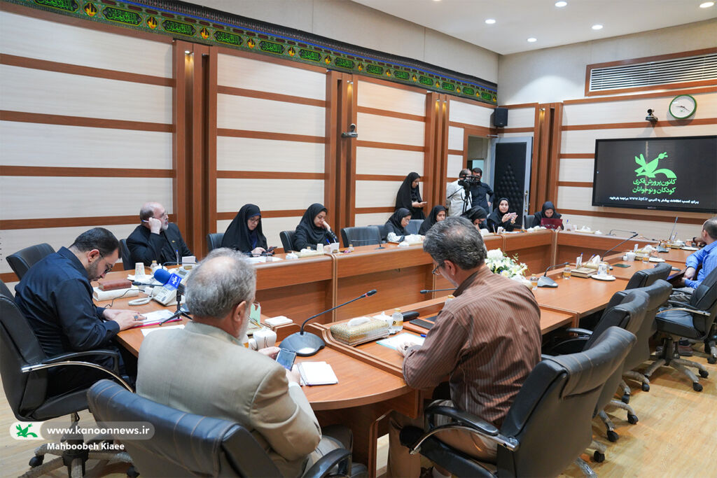 ستاد ملی اربعین امسال شکوفاتر از سالهای گذشته است/ گروههای نمایشی بومی با حمایت کانون در مرزها به اجرای برنامه برای زائران میپردازند