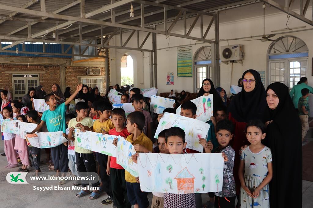 ثبت لحظههای شاد برای کودکان، نوجوانان و خانوادههای سیلزدهی روستای قورچای آزادشهر