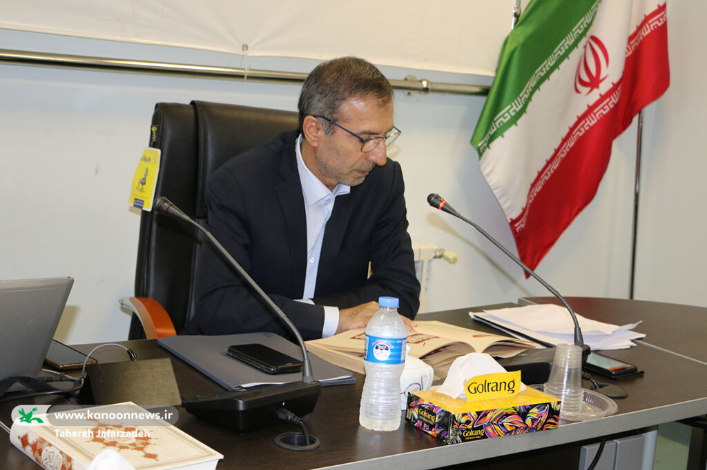 گردهمآیی مسئولان مراکز و بزرگداشت روز کارمند در کانون سمنان