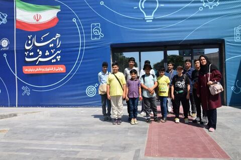 بازدید اعضای مراکز کانون اصفهان از نمایشگاه راهیان پیشرفت و شرکت هواپیماسازی