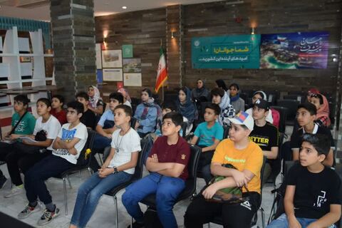 بازدید اعضای مراکز کانون اصفهان از نمایشگاه راهیان پیشرفت و شرکت هواپیماسازی