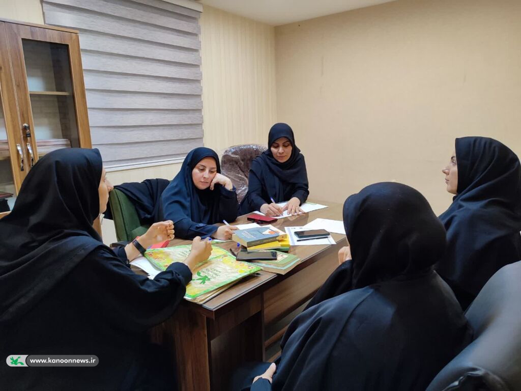 نشست فصلی و مطالعاتی واحد آفرینش های ادبی برگزار شد