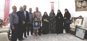 دیدار مدیرکل و کارکنان کانون با خانواده شهید و جانباز دفاع مقدس
